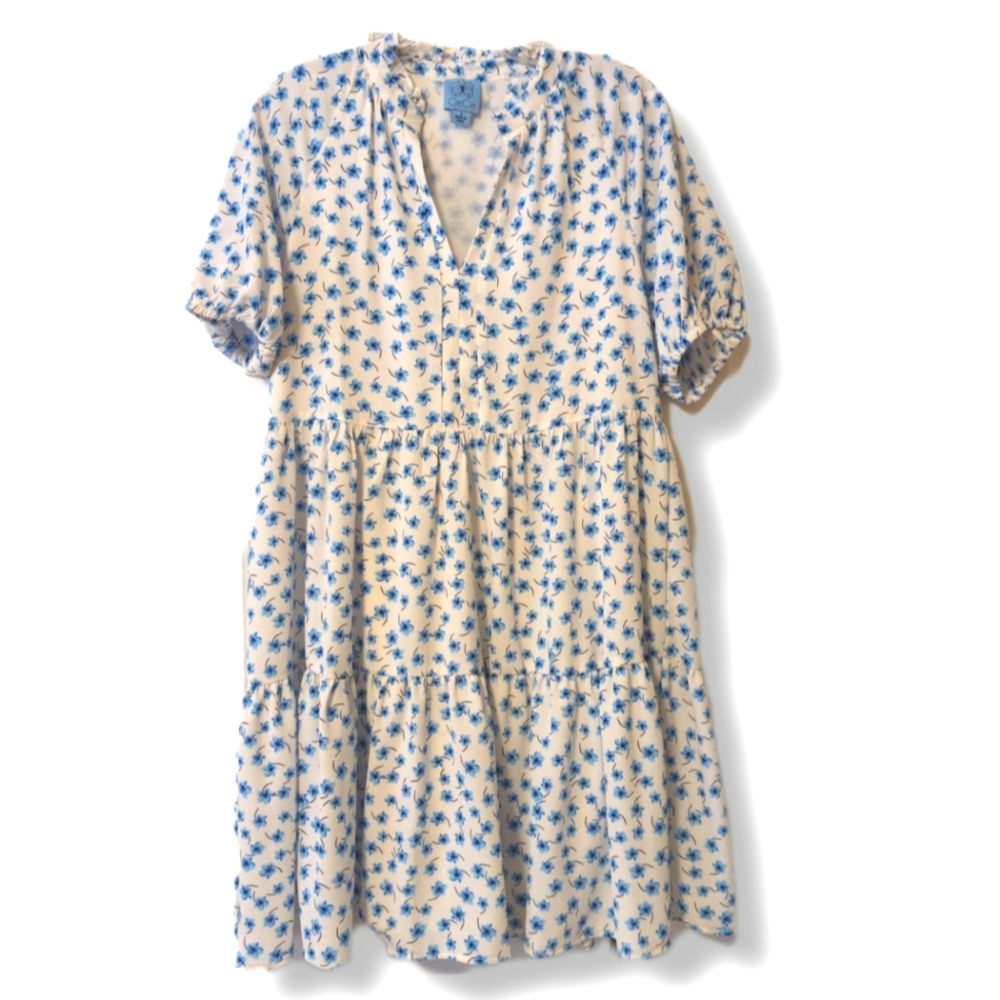 Stunning Floral CeCe Short-sleeved Dress, S, with V-neck
